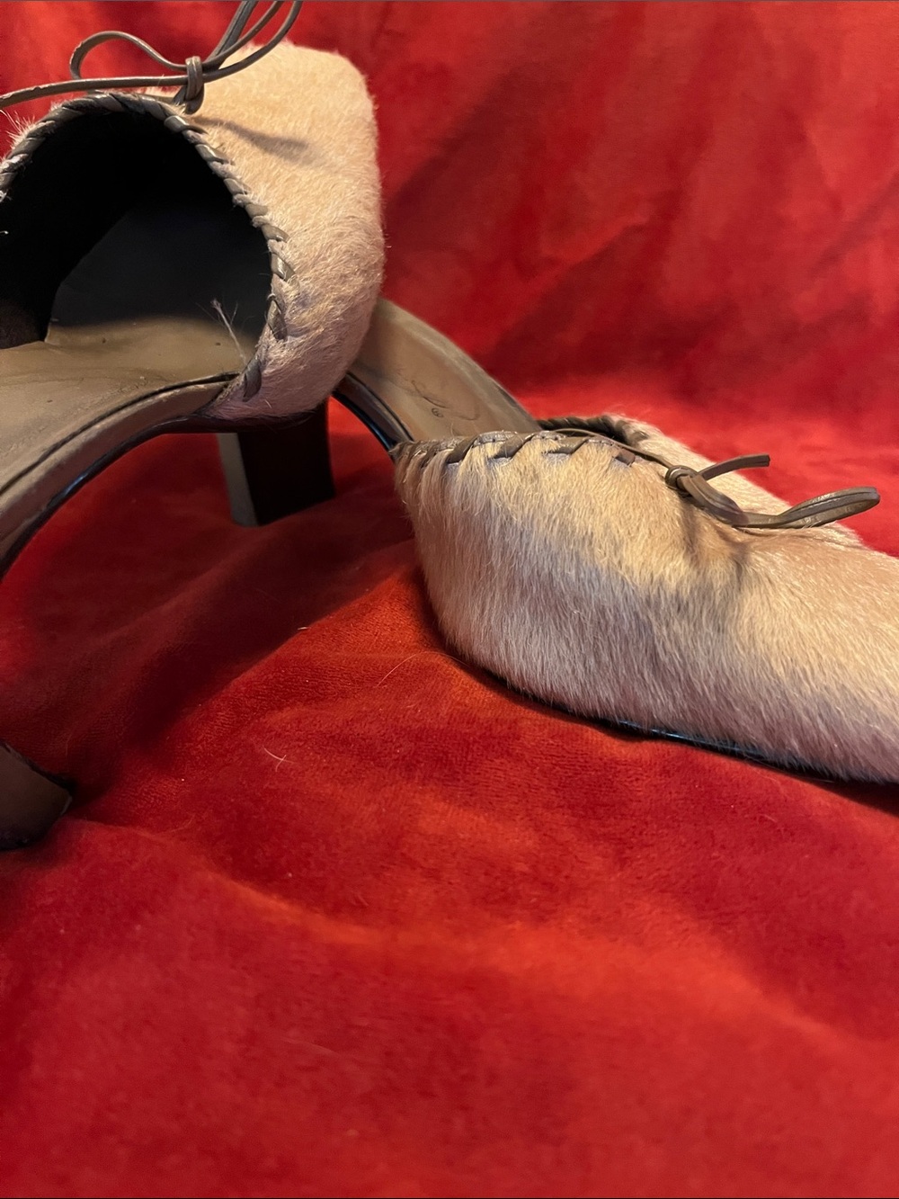 Brazilian-made Beige Haircalf Slip-On Mule Heels with Bow Accent SZ 39, US9 - Picture 9 of 12